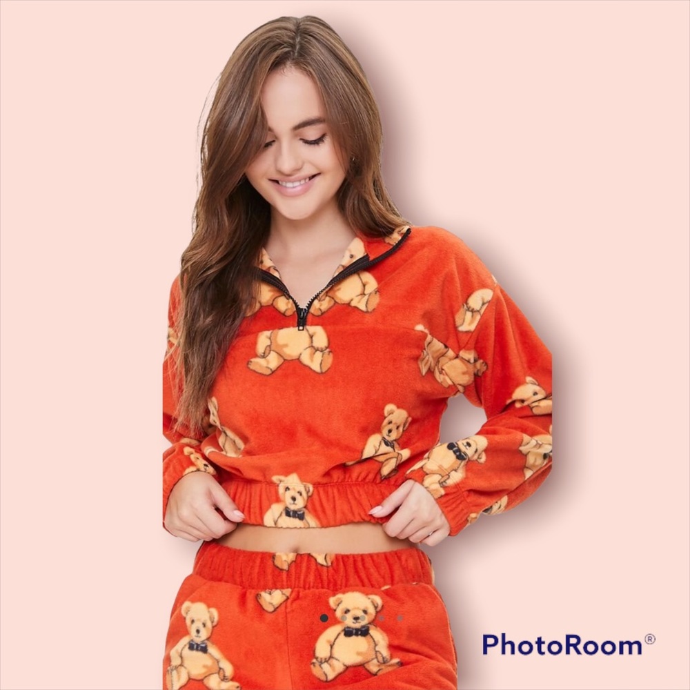 🐻Orange teddy bear pull over by Forever21🧡
